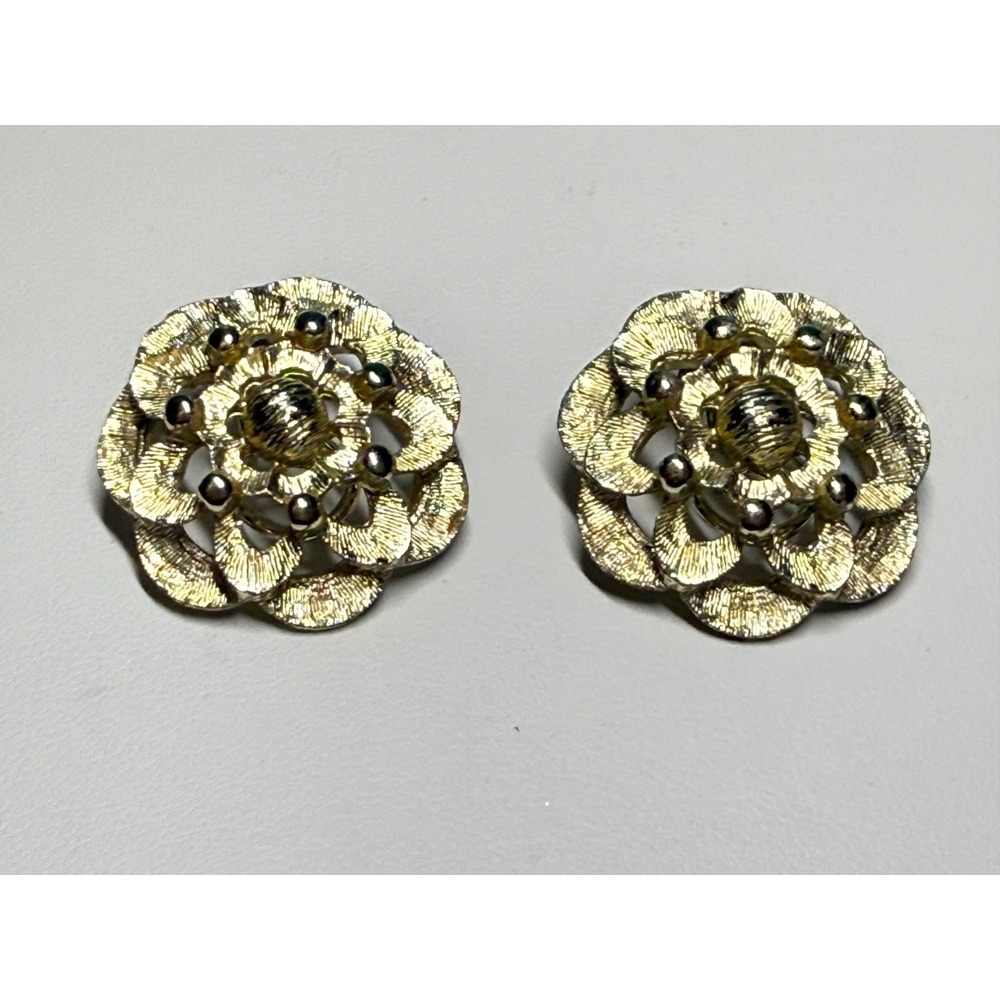 VTG BSK Gold Tone Floral Clip On Earrings Textured Flower Rose Mid Century MCM